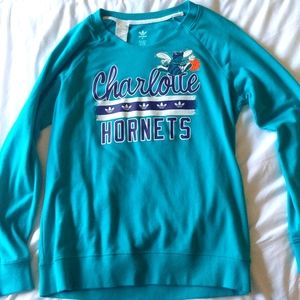 Adidas vintage Charlotte Hornets crewneck
